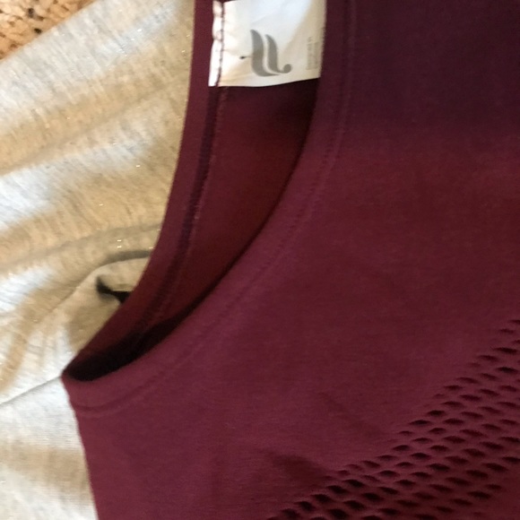 Three long sleeve shirts - Picture 5 of 6